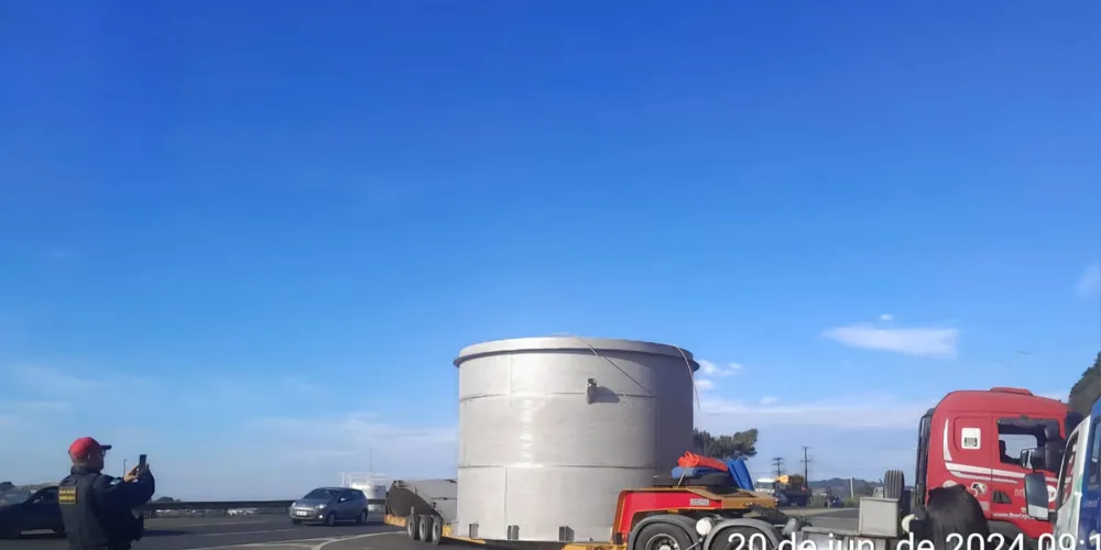 A carga especial chegou em Ponta Grossa por volta das 10h40