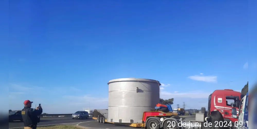 A carga especial chegou em Ponta Grossa por volta das 10h40