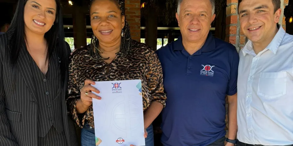 A Santa Casa de Ponta Grossa realizou a entrega simbólica do Projeto Santa Arte