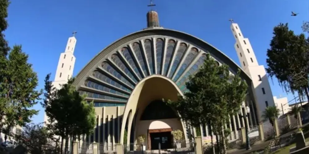 As chuvas dos últimos dias atrapalharam o cronograma das obras de restauro da cúpula da Paróquia/Catedral Sant’Ana.