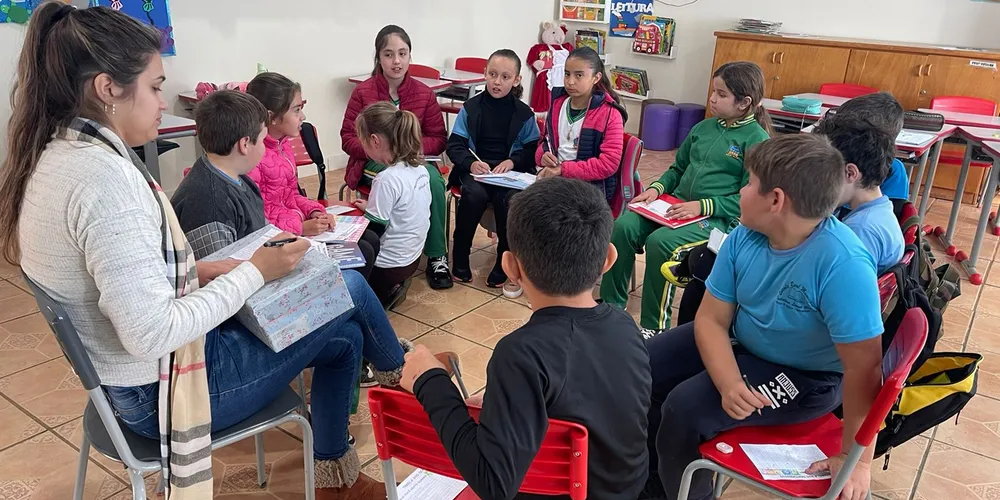 A realização de uma roda de conversa falando sobre os sentimentos foi uma das atividades realizadas pela turma