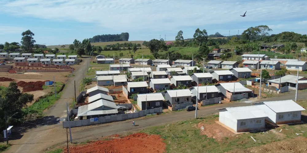 Prefeito de Ortigueira comemorou a entrega das casas