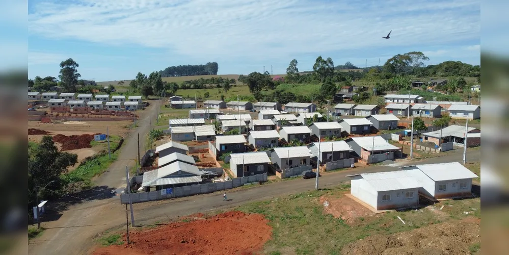 Prefeito de Ortigueira comemorou a entrega das casas