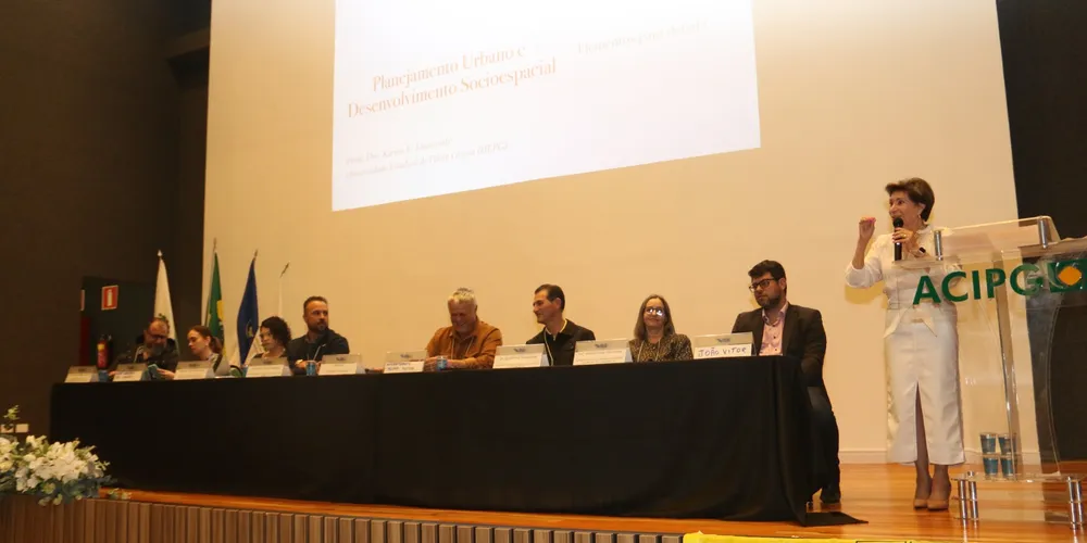 O evento contou com mais de 200 pessoas nos dois dias