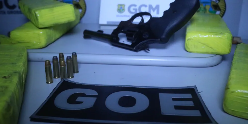 Ação da GCM apreende grande quantidade de maconha e um revólver