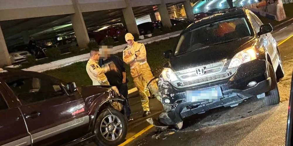 Acidente aconteceu na noite deste domingo (07)