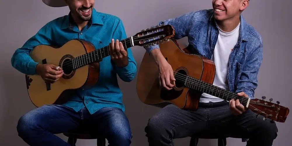 Cleiton Viola e Elisander estão juntos na área musical como dupla há um ano