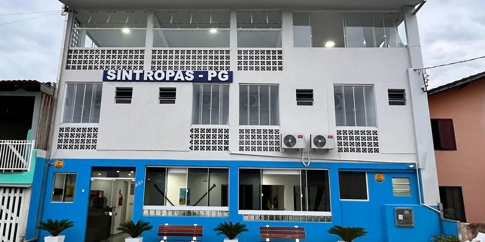 Os associados têm um hotel próprio à disposição no litoral do Paraná: a Colônia de Férias do Sintropas