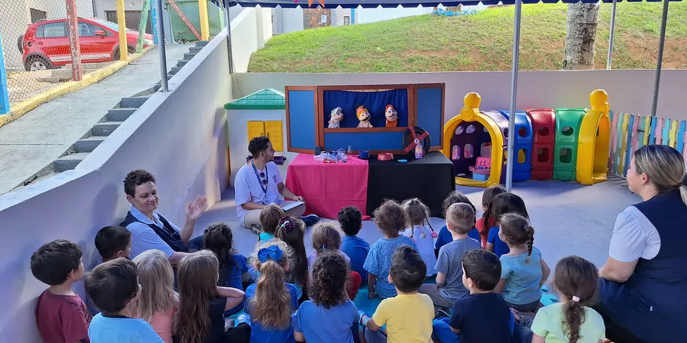 Com o apoio da Secretaria Municipal de Educação, os profissionais da FMS visitaram 68 escolas e CMEIs com abordagens adaptadas para cada faixa etária