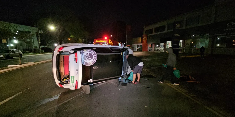 Acidente aconteceu na manhã deste sábado (22)