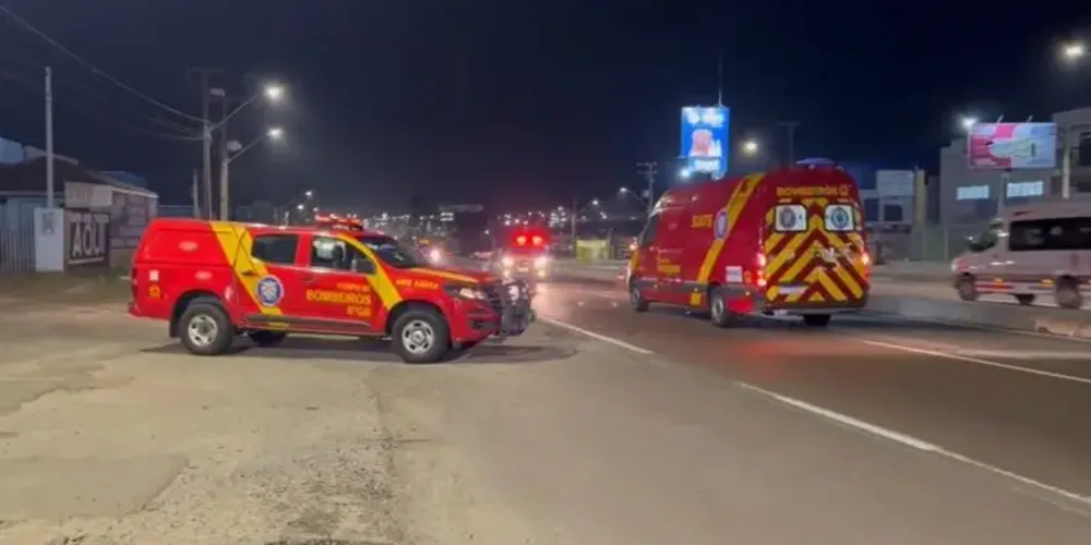 Mulher é atropelada por caminhão na BR-376