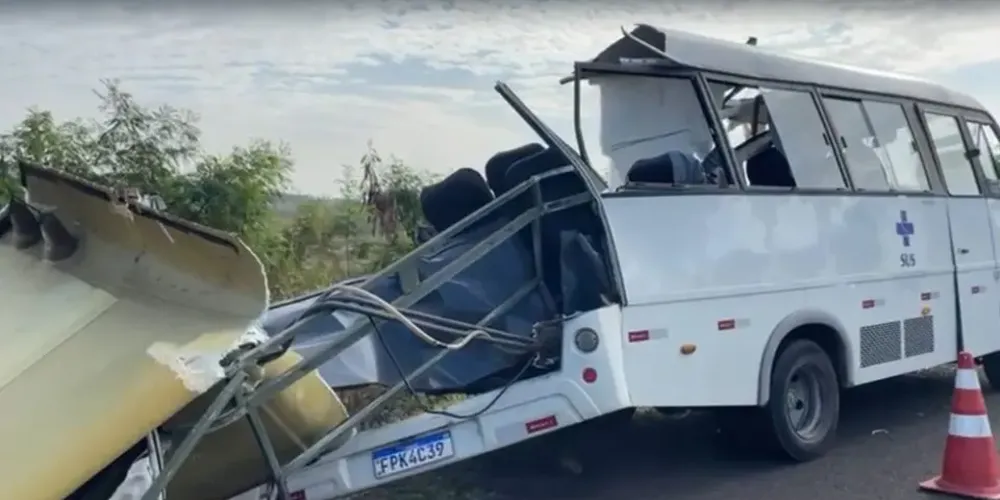 O acidente ocorreu por volta das 5h30, no km 93 da rodovia SP-191, que é de pista simples