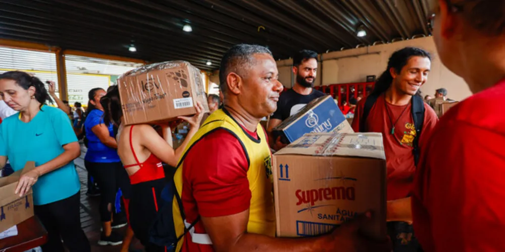Paraná chega a 3,3 mil toneladas de doações arrecadas ao Rio Grande do Sul