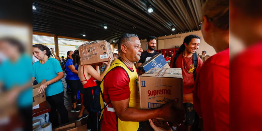 Paraná chega a 3,3 mil toneladas de doações arrecadas ao Rio Grande do Sul