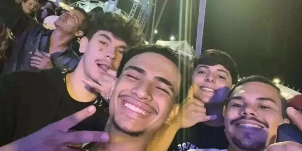 Quatro amigos morrem em acidente voltando para casa após festa