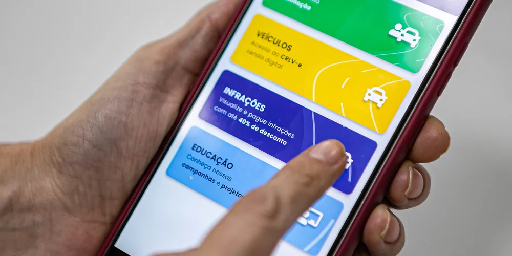 Multas: proprietários de veículos do Paraná já podem indicar real infrator de forma online