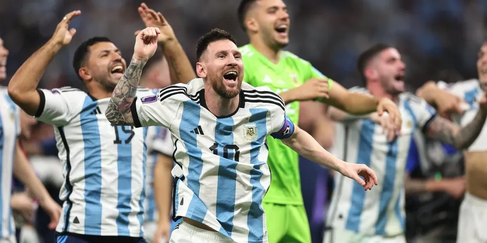 A seleção Argentina, atual campeã da Copa América e do Mundo, inicia a busca do seu 16º título do torneio