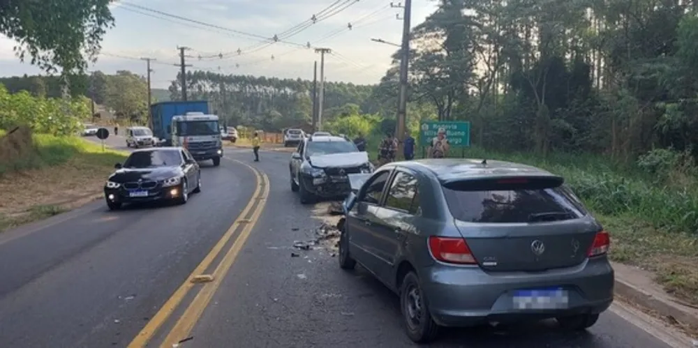Colisão frontal aconteceu entre Ortigueira e Telêmaco Borba
