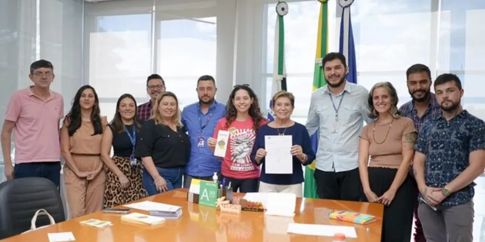 Prefeita Elizabeth recebeu a deputada Ana Júlia no gabinete do Executivo