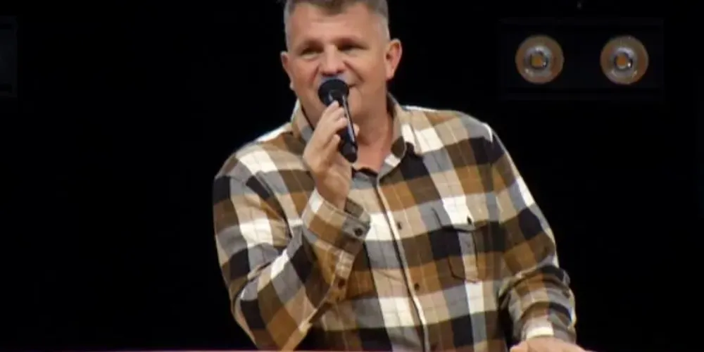 O acusado é o pastor Rinaldo Pereira, líder da igreja evangélica Bola de Neve