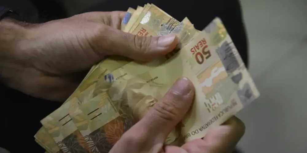 Cerca de 4,4 milhões de trabalhadores com carteira assinada nascidos em maio e junho podem sacar, a partir desta quarta-feira (16)