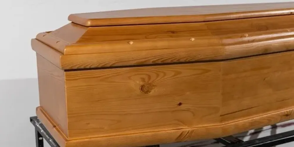 Na presença da polícia, a suspeita afirmou que mataria o homem e o deixaria com “caixão lacrado”