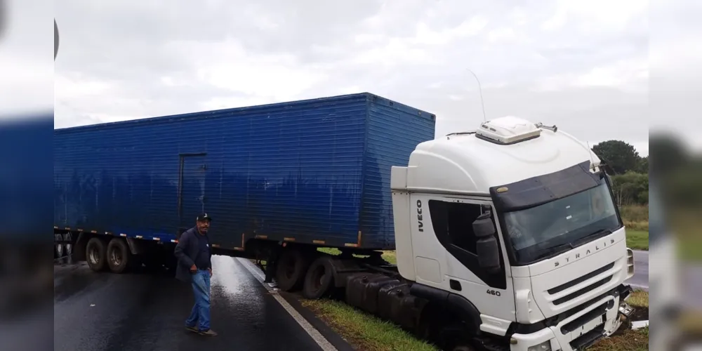Pista será interditada neste sábado (29) para a remoção do caminhão