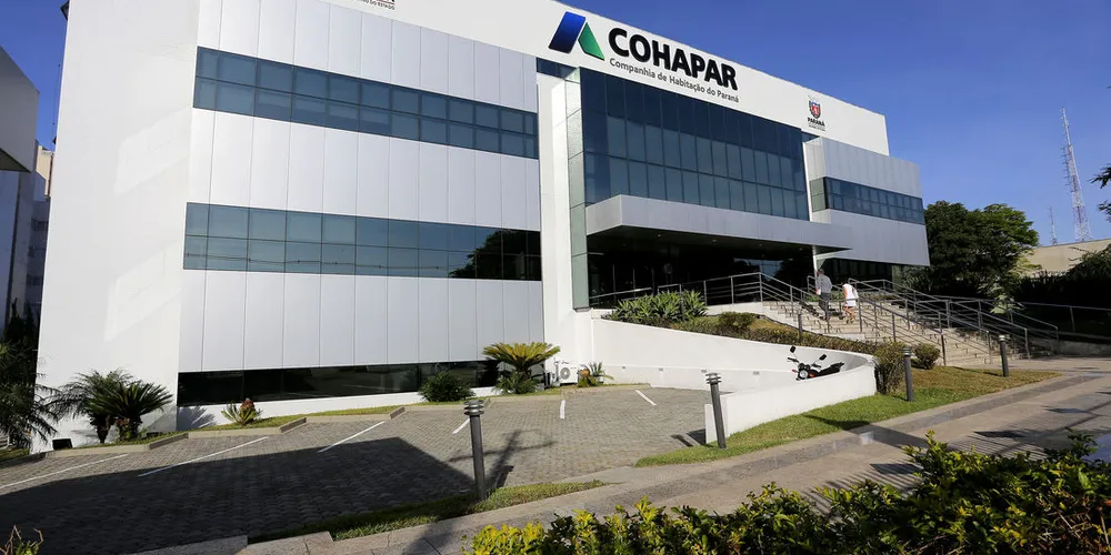 Governador Beto Richa acompanhado pelo presidente da Cohapar, Abelardo Lupion e demais autoridades, inaugura a nova sede da Cohapar.
Curitiba, 20/02/2017
Foto: Arnaldo Alves / ANPr