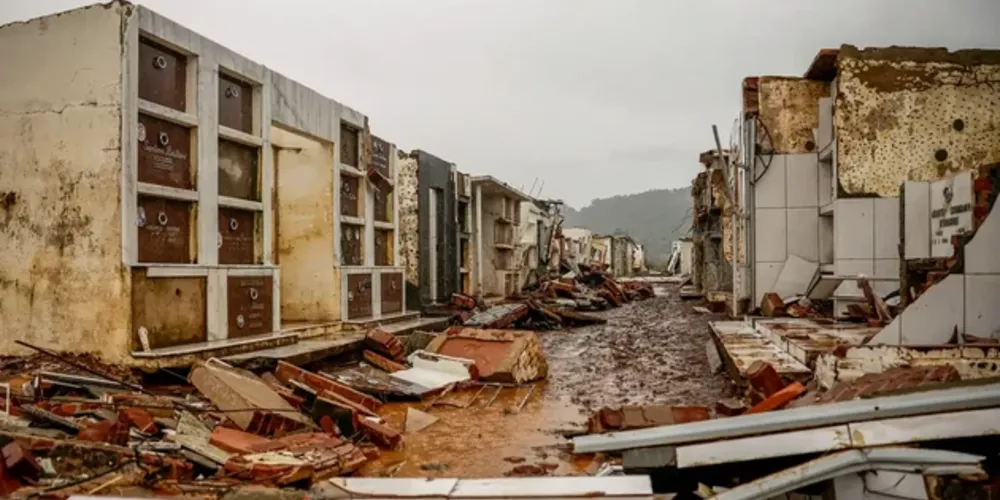 De domingo para hoje, mais quatro mortes foram confirmadas, elevando para 147 o número de vítimas