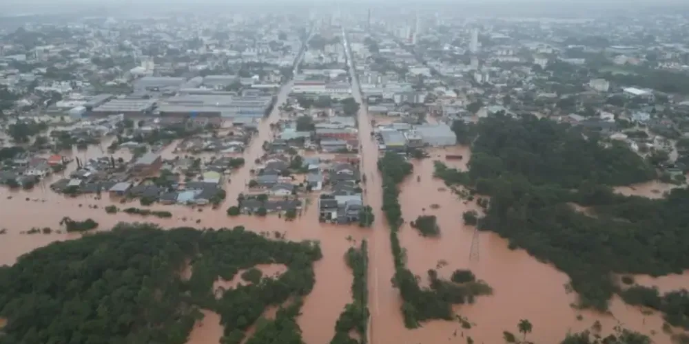 Imagens de drone mostram dimensão da enchente em Venâncio Aires, no Rio Grande do Sul