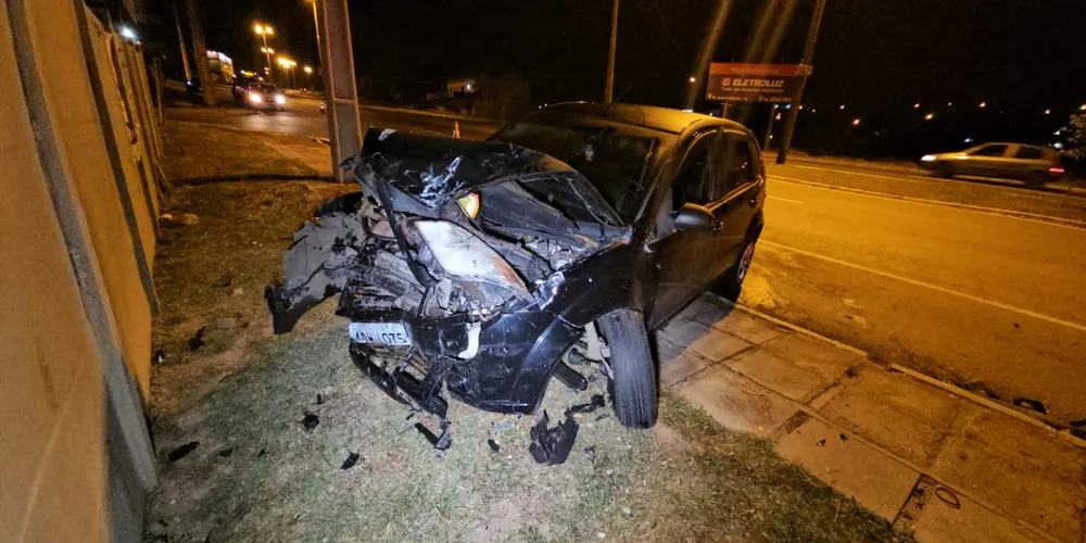 Acidente aconteceu na noite dessa terça-feira (11)