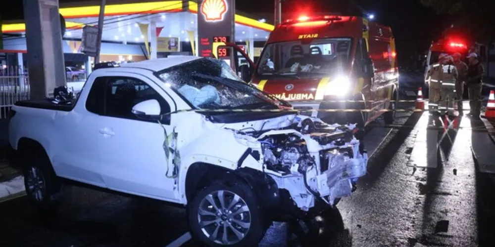 Acidente aconteceu na madrugada deste sábado (18)