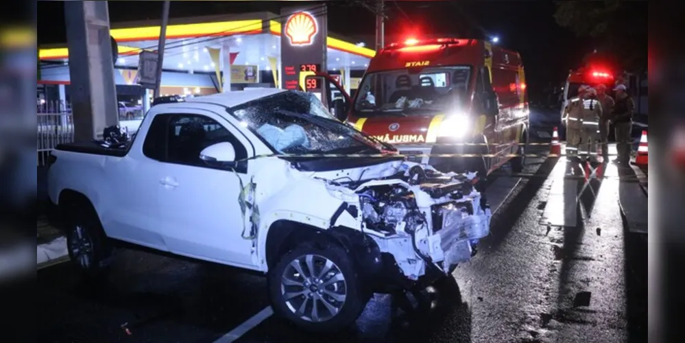 Acidente aconteceu na madrugada deste sábado (18)