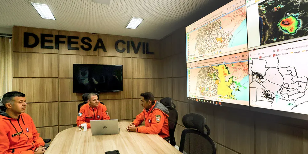 Equipe da Defesa Civil afirma realizar pesquisas e analisar riscos dos municípios da região