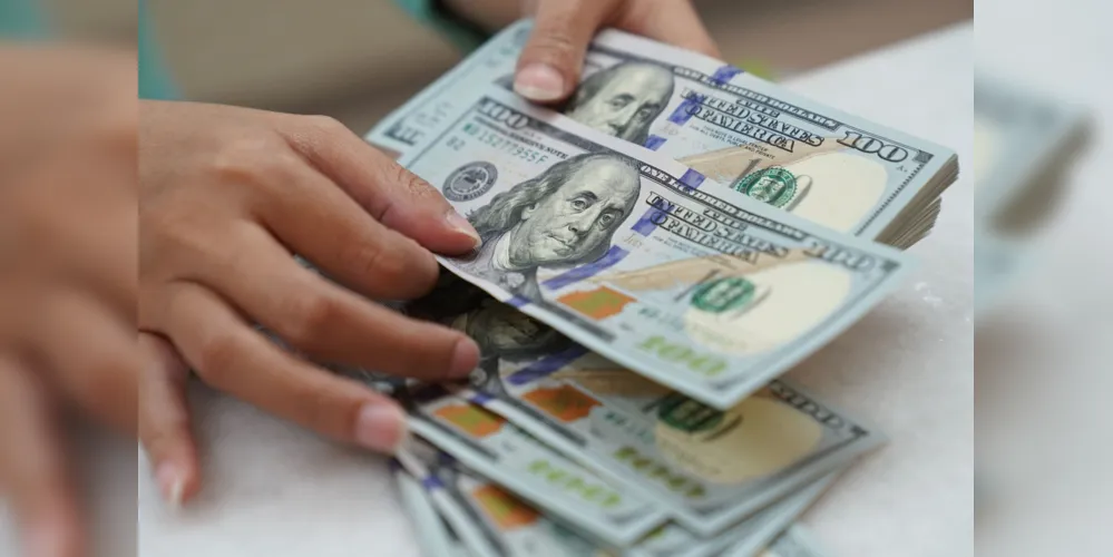 Com o desempenho de hoje, o dólar está no maior nível desde 5 de janeiro de 2023