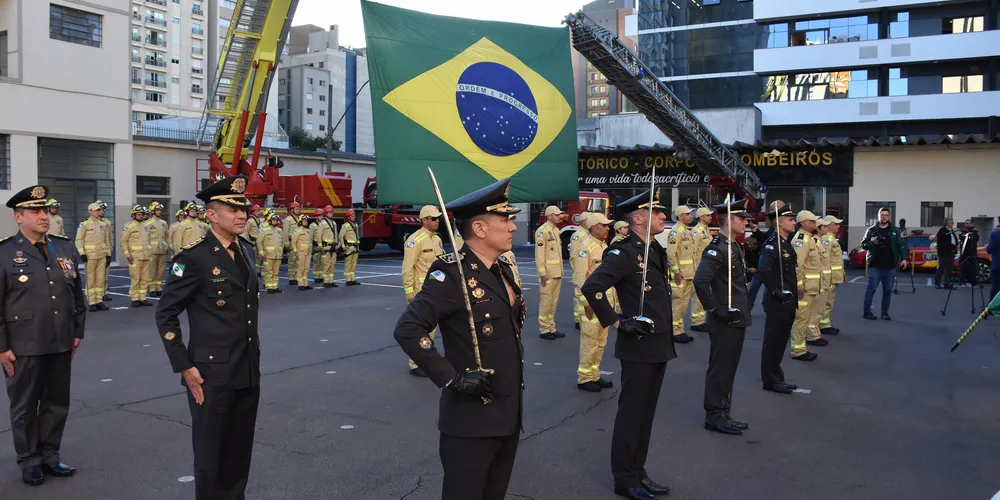 Cerimônia também teve a primeira apresentação da banda do Corpo de Bombeiros