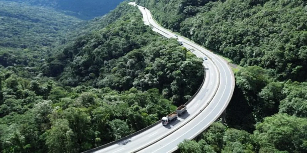 Nos primeiros 100 dias, a concessionária também roçou 5 mil quilômetros de margens das rodovias