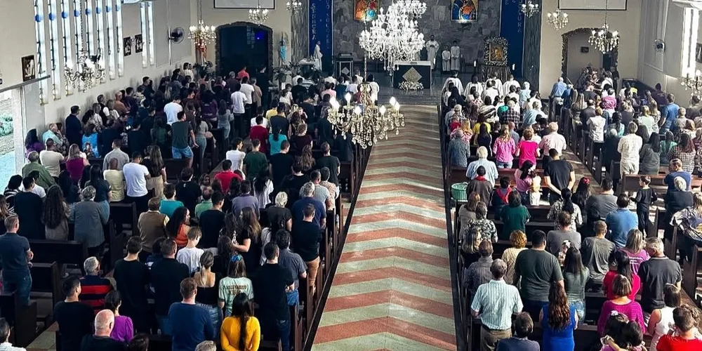 Cada uma das paróquias vem celebrando a santa ao longo dos últimos dias.