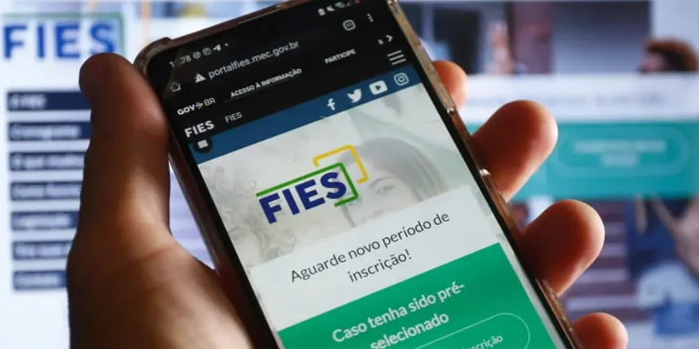 Documento publicado nesta sexta-feira, 12 de julho, altera edital que regula processo seletivo de vagas remanescentes e adia a eventual pré-seleção de estudantes