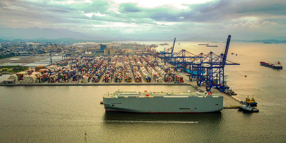 Das 1.183.261 toneladas a mais no Brasil este ano, 638.232 toneladas são do Porto de Paranaguá