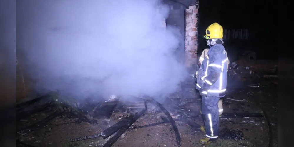 Corpo de Bombeiros foi acionado por volta das 05h desta quarta-feira (26)