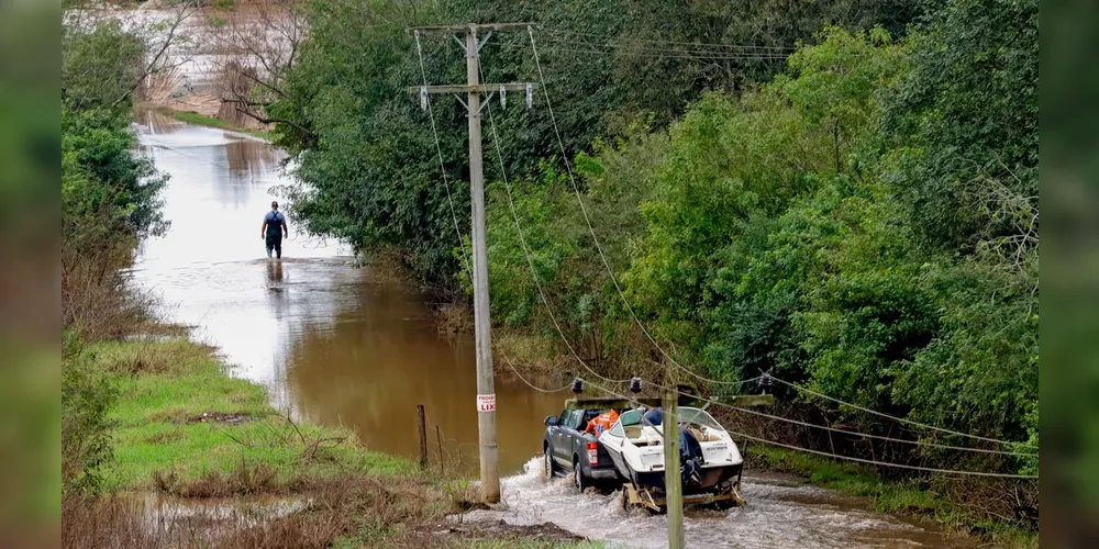 Nível do Jacuí que desemboca no Guaíba ainda sobe no Centro do Estado e alaga áreas de Eldorado do Sul