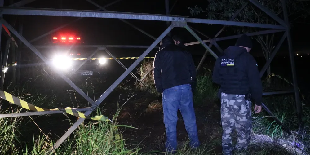 Corpo de mulher é encontrado em estado de decomposição em PG