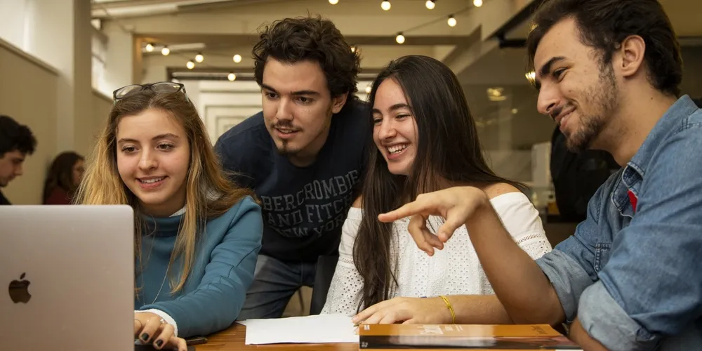 As inteligências artificiais (IA) estão cada vez mais presentes no cotidiano das pessoas