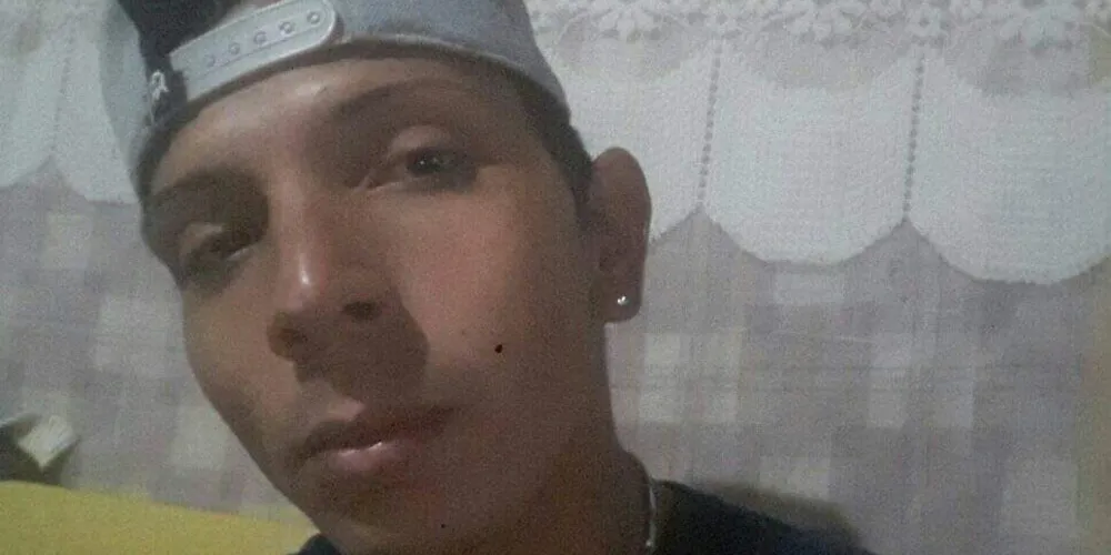 Foi identificado como Geovane Gabriel Hass Pereira, 27 anos, o jovem que morreu, na noite dessa segunda-feira (15), após suposto confronto com a Polícia Militar