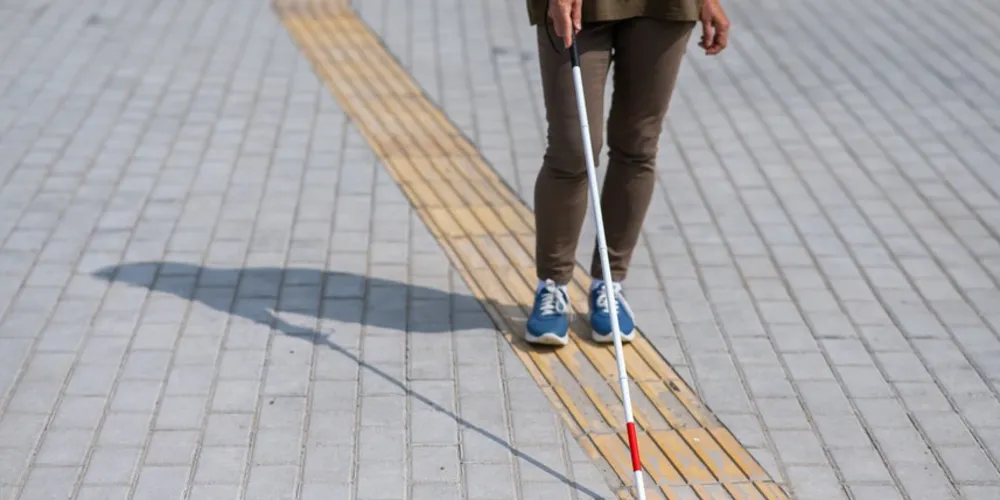 A cor branca deve ser destinada a pessoas cegas