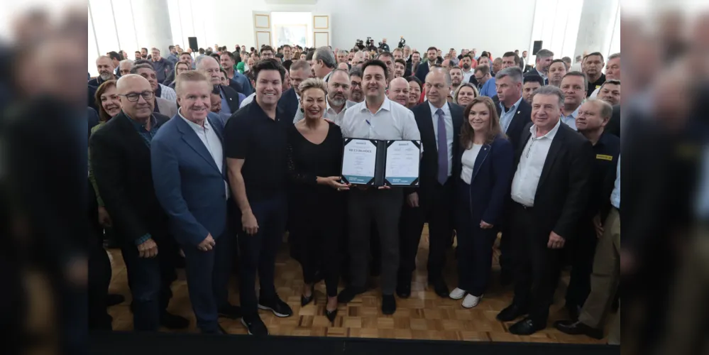 O governador Carlos Massa Ratinho Junior participou nesta quarta-feira (19),  do lançamento Programa Rota do Progresso  no Palácio Iguaçu.