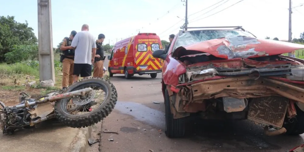 Acidente aconteceu na manhã deste sábado (11)