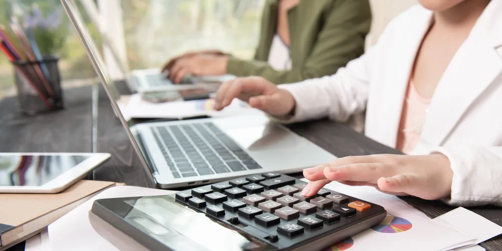 O empregador também foi obrigado a efetuar o pagamento em dobro das férias não usufruídas