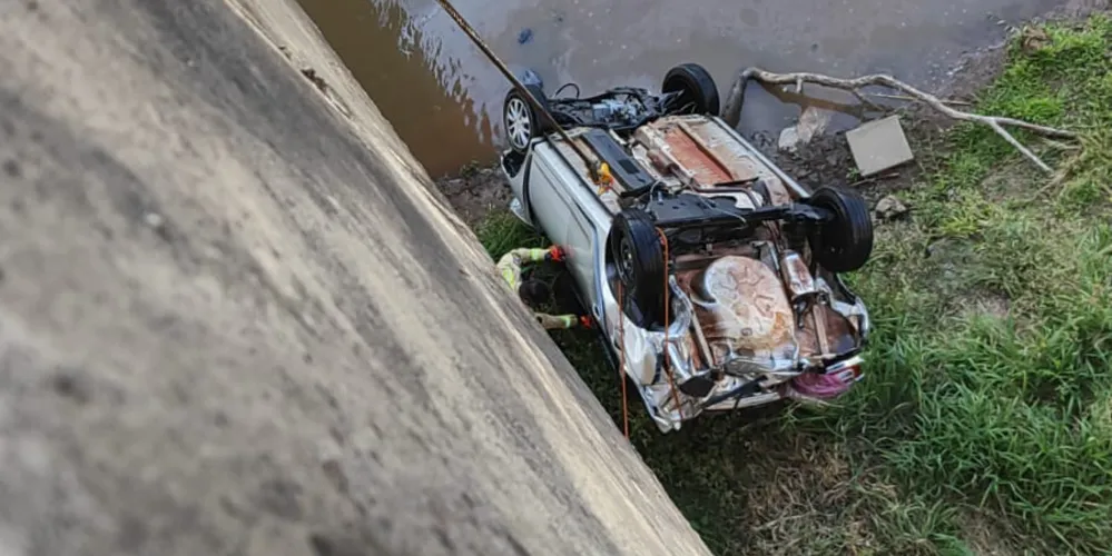 Equipes de resgate confirmaram a morte da mulher